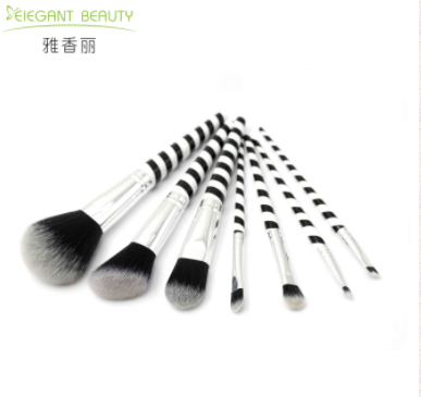 化妝的時候需要哪些工具？